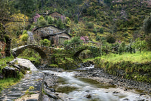 Load image into Gallery viewer, Moutains and Sea